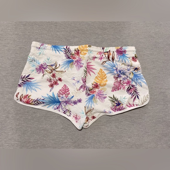 Terranova Floral Board Shorts - Picture 2 of 3